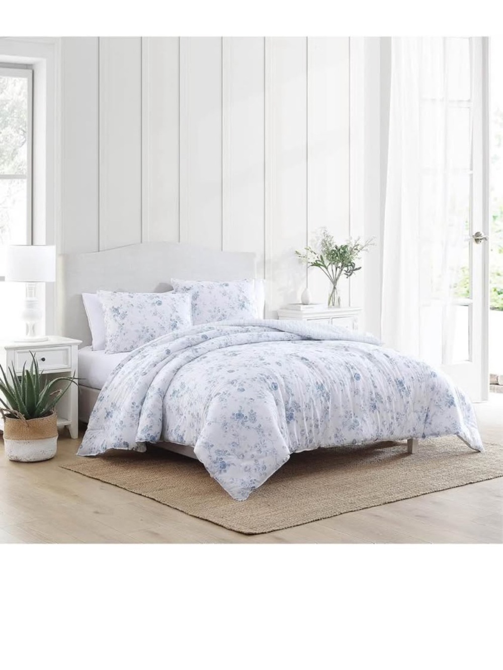 Laura Ashley – Twin Comforter Set, Soft Bedding with Matching Sham, Reversible